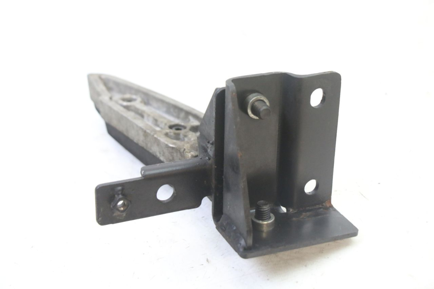 photo de CALE PIED ARRIERE DROIT PEUGEOT SATELIS 125 (2013 - 2018) - Points de fixation