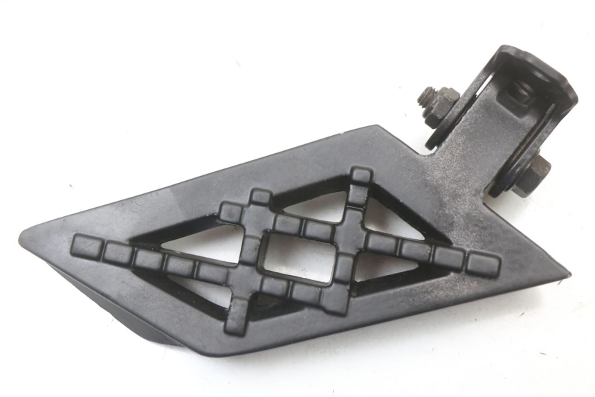 photo de CALE PIED ARRIERE DROIT PEUGEOT STREETZONE I 2T 50 (2018 - 2020) - Détail de la pièce