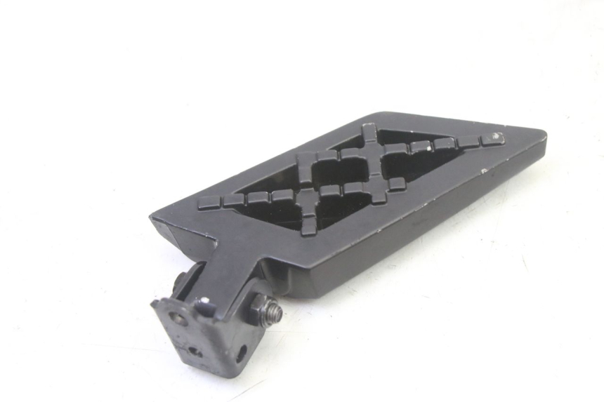 photo de CALE PIED ARRIERE DROIT PEUGEOT STREETZONE I 2T 50 (2018 - 2020) - Zoom état d’usage