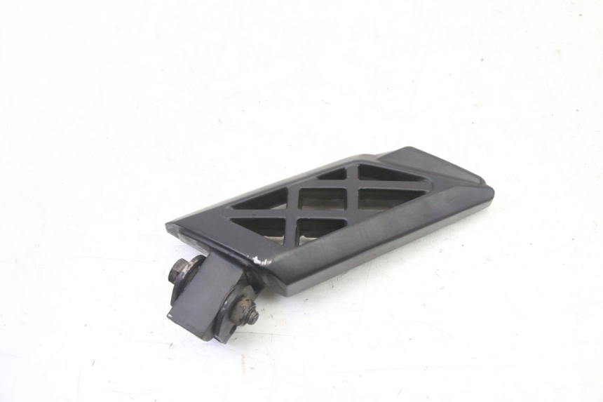 photo de CALE PIED ARRIERE DROIT PEUGEOT STREETZONE I NAKED 2T 50 (2018 - 2020) - Autre angle de vue