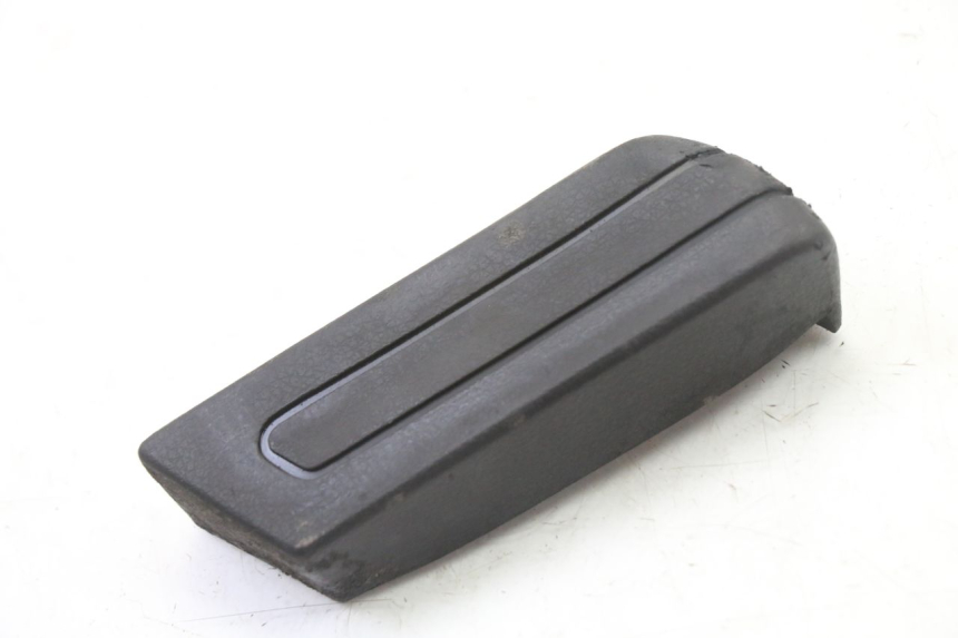 photo de CALE PIED ARRIERE DROIT PIAGGIO SUPER LX 125 (2000 - 2003) - Détail de la pièce