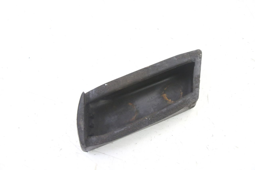 photo de CALE PIED ARRIERE DROIT PIAGGIO SUPER LX 125 (2000 - 2003) - Autre angle de vue