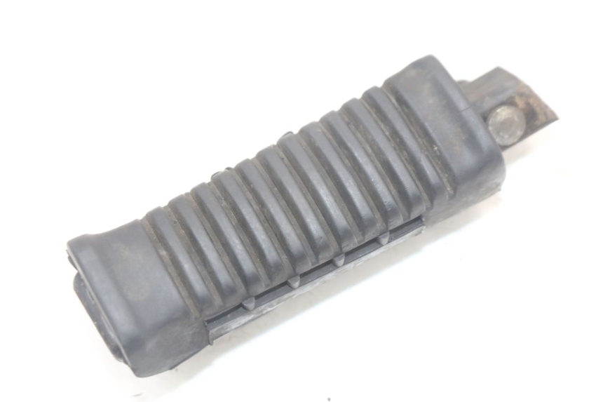 photo de CALE PIED ARRIERE DROIT SUZUKI GS F 500 (2004 - 2007) - Zoom état d’usage