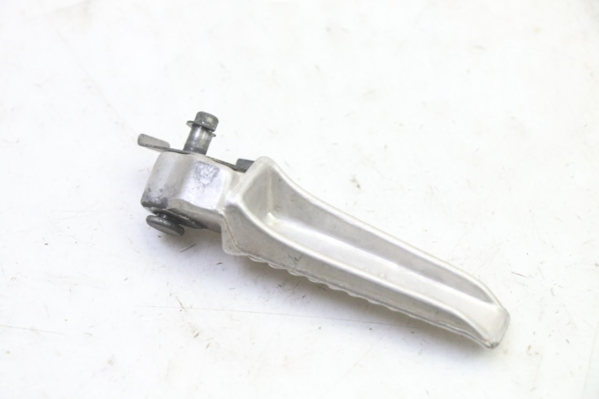 photo de CALE PIED ARRIERE DROIT SUZUKI SV S 650 (2003 - 2009) - Zoom état d’usage