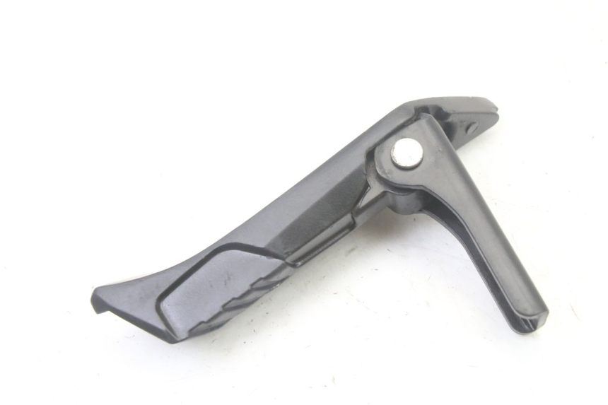 photo de CALE PIED ARRIERE DROIT APRILIA SXR 50 (2021 - 2023) - Gros plan technique