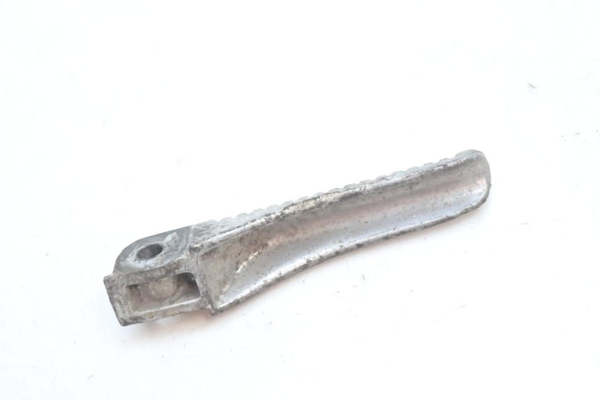 photo de CALE PIED ARRIERE DROIT PIAGGIO TYPHOON 50 (2000 - 2009) - Autre angle de vue