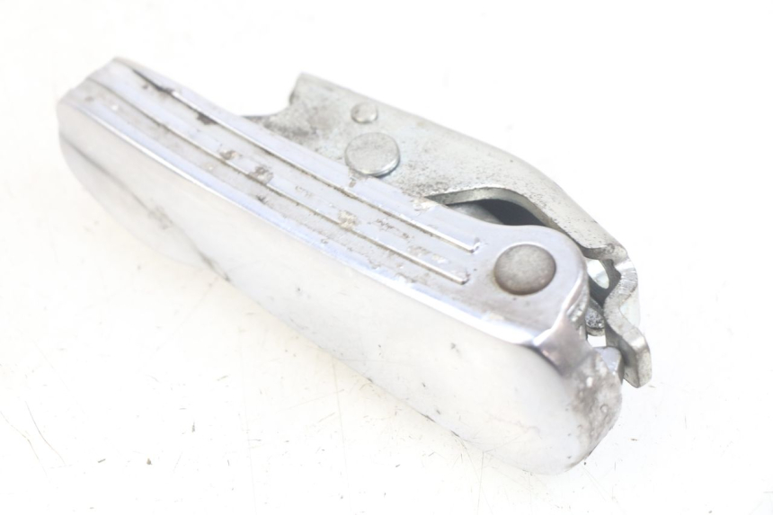 photo de CALE PIED ARRIERE DROIT PIAGGIO VESPA GRANTURISMO 125 (2003 - 2007) - Autre angle de vue