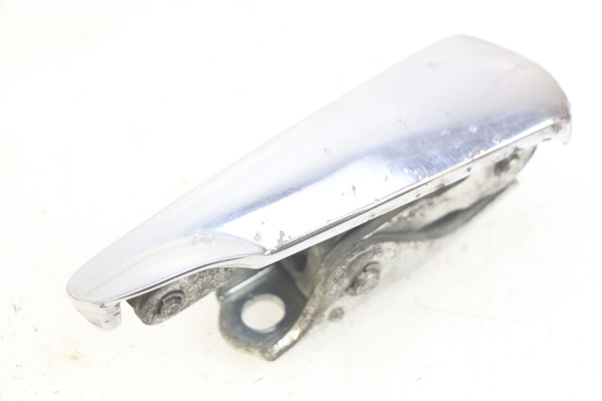 photo de CALE PIED ARRIERE DROIT PIAGGIO VESPA GRANTURISMO 125 (2003 - 2007) - Gros plan technique