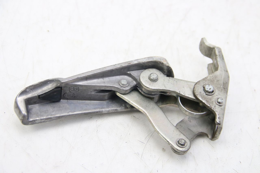 photo de CALE PIED ARRIERE DROIT PIAGGIO VESPA GTS SUPER IE 125 (2009 - 2016) - Zoom état d’usage