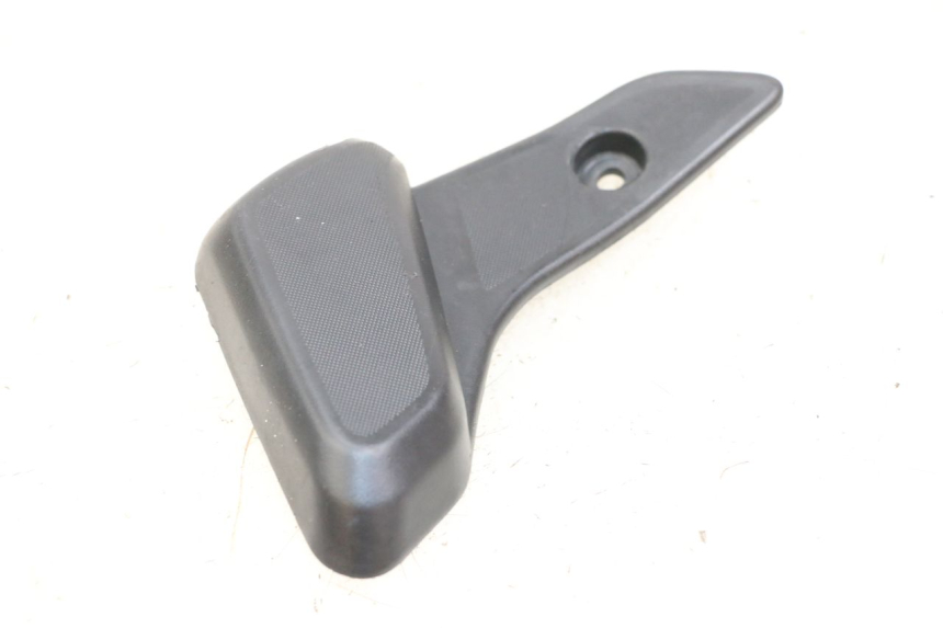 photo de CALE PIED ARRIERE DROIT PIAGGIO VESPA PRIMAVERA 4T 50 (2021 - 2024) - Vue d’ensemble