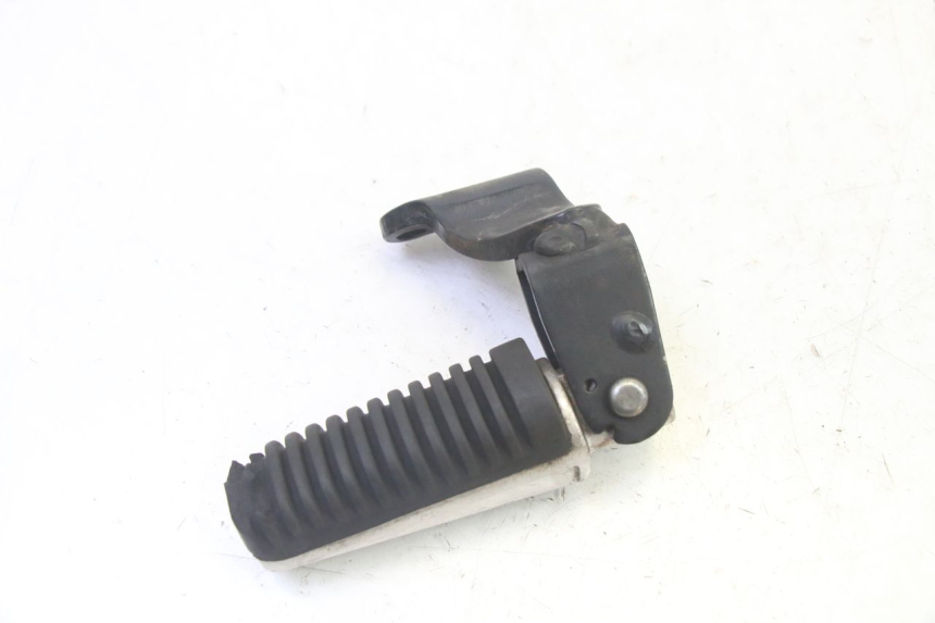 photo de CALE PIED ARRIERE DROIT YAMAHA X-MAX XMAX 250 (2006 - 2009) - Zoom état d’usage