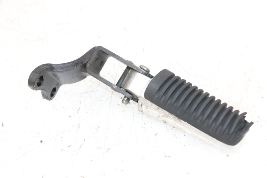 photo de CALE PIED ARRIERE DROIT YAMAHA XMAX X-MAX 125 (2006 - 2009) - Vue principale