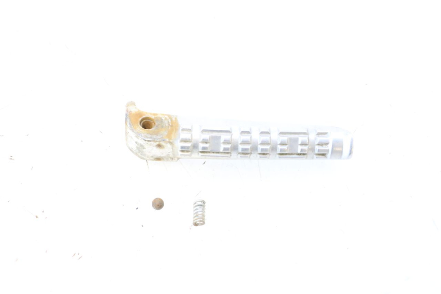 photo de CALE PIED ARRIERE DROIT YAMAHA X-MAX XMAX 125 (2010 - 2013) - Vue principale
