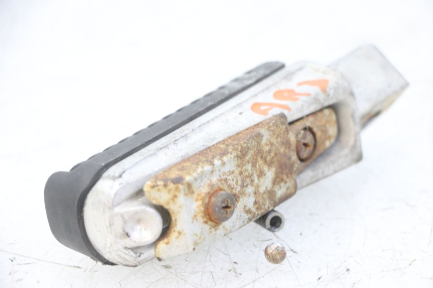 photo de CALE PIED ARRIERE DROIT YAMAHA XJ6 ABS 600 (2008 - 2016) - Détail de la pièce