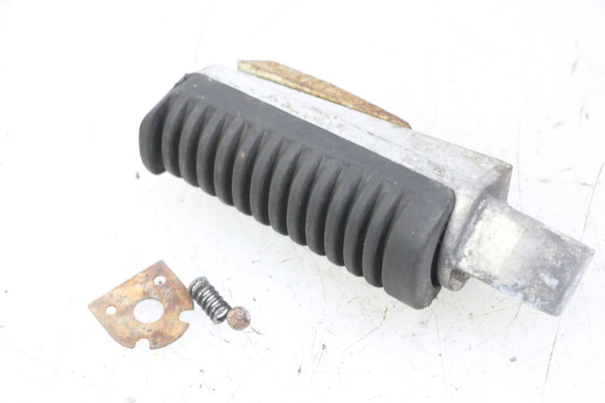 photo de CALE PIED ARRIERE DROIT YAMAHA XJ6 ABS 600 (2008 - 2016) - Autre angle de vue