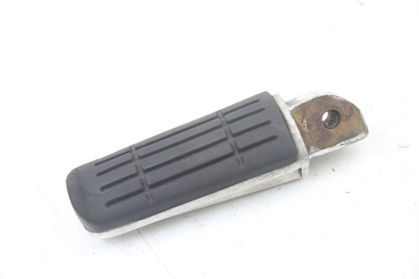 photo de CALE PIED ARRIERE DROIT YAMAHA FZS FAZER 600 (2001 - 2003) - Zoom état d’usage