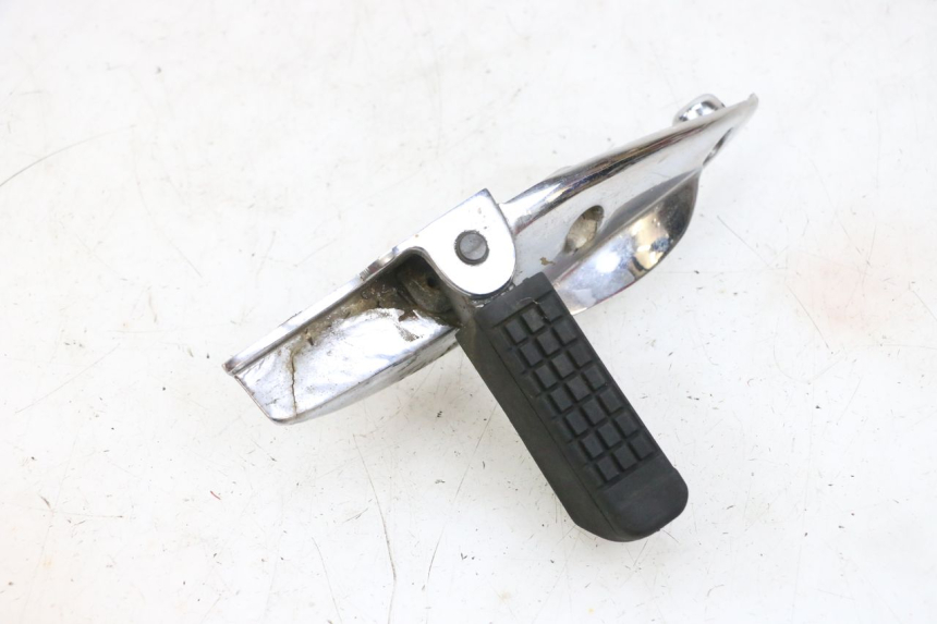 photo de CALE PIED ARRIERE DROIT KYMCO ZING 125 (1997 - 2003) - Détail de la pièce