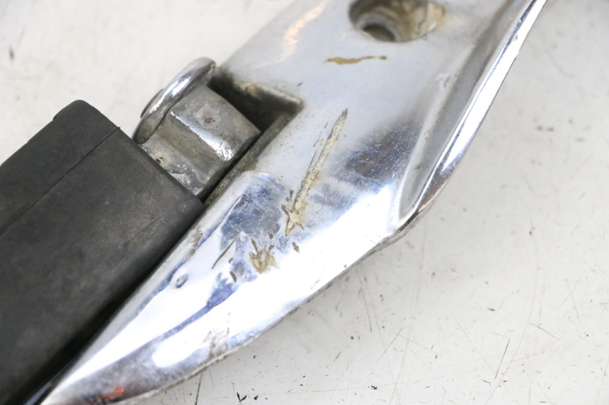 photo de CALE PIED ARRIERE DROIT KYMCO ZING 125 (1997 - 2003) - Vue d’ensemble