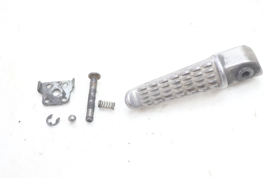 photo de CALE PIED ARRIERE DROIT KAWASAKI ZX-6R ZX6R 600 (2000 - 2002) - Autre angle de vue