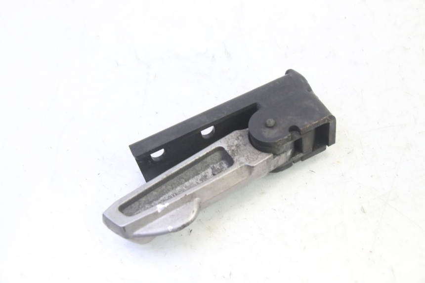 photo de CALE PIED ARRIERE GAUCHE QUADRO 4 4D 350 (2015 - 2018) - Gros plan technique