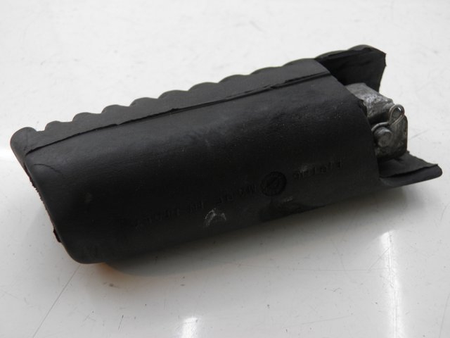 photo de CALE PIED ARRIERE GAUCHE APRILIA LEONARDO ST 250 (2002 - 2005) - Zoom état d’usage