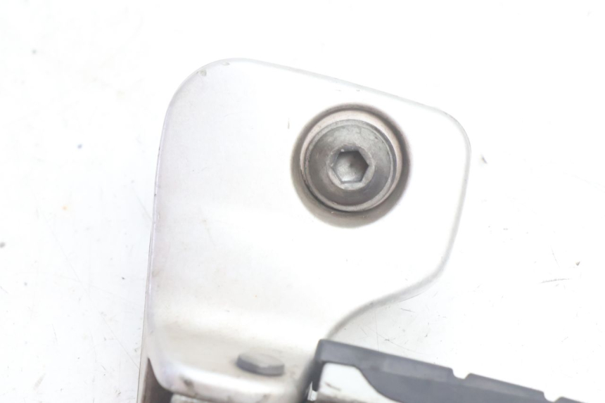 photo de CALE PIED ARRIERE GAUCHE BMW C1 125 (2000 - 2003) - Autre angle de vue