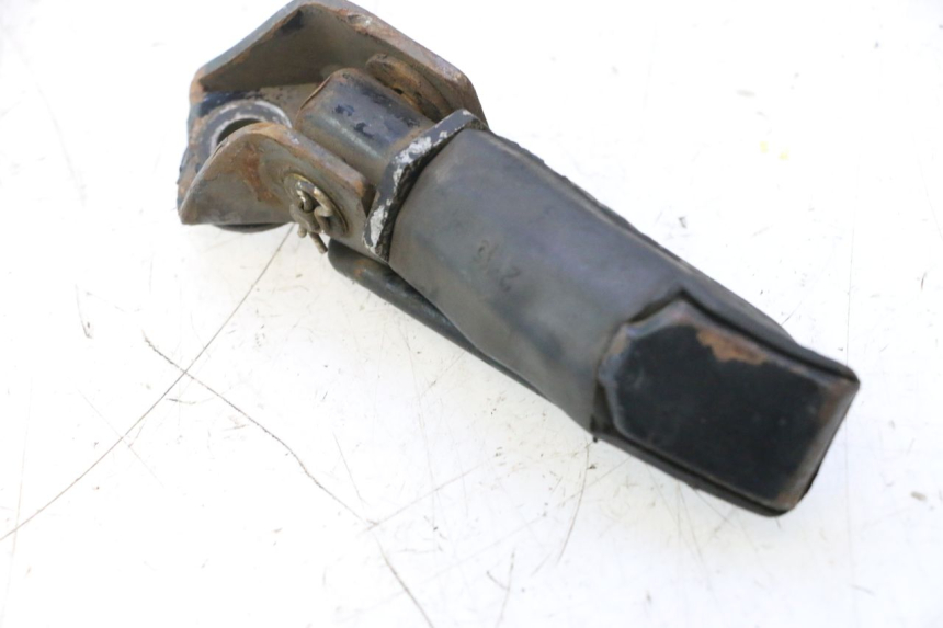 photo de CALE PIED ARRIERE GAUCHE HONDA CB TWO FIFTY 250 (1991 - 2002) - Vue d’ensemble