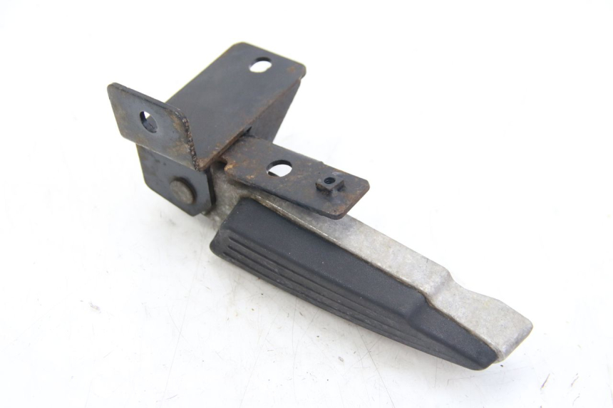 photo de CALE PIED ARRIERE GAUCHE PEUGEOT CITYSTAR 50 (2013 - 2017) - Autre angle de vue