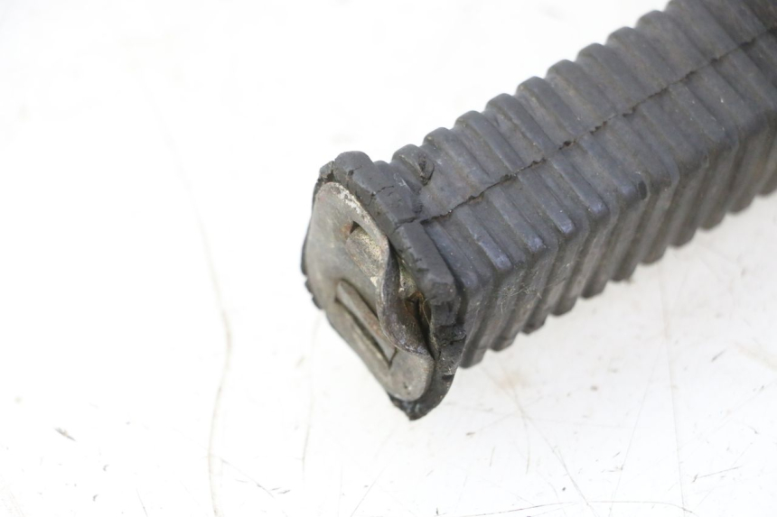 photo de CALE PIED ARRIERE GAUCHE SKYTEAM DAX REPLICA 110 (2005 - 2015) - Autre angle de vue