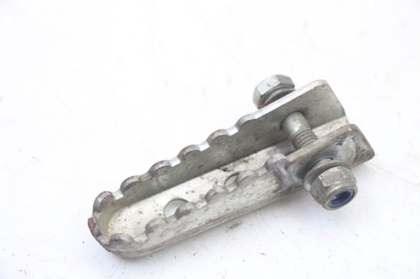 photo de CALE PIED ARRIERE GAUCHE DERBI SENDA R X-TREME 50 (2006 - 2010) - Vue principale