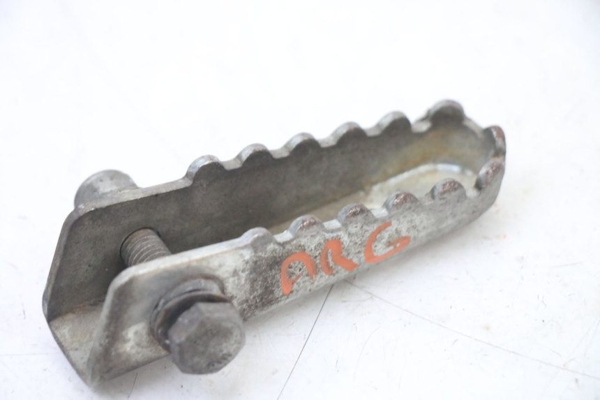 photo de CALE PIED ARRIERE GAUCHE DERBI SENDA R X-TREME 50 (2006 - 2010) - Zoom état d’usage