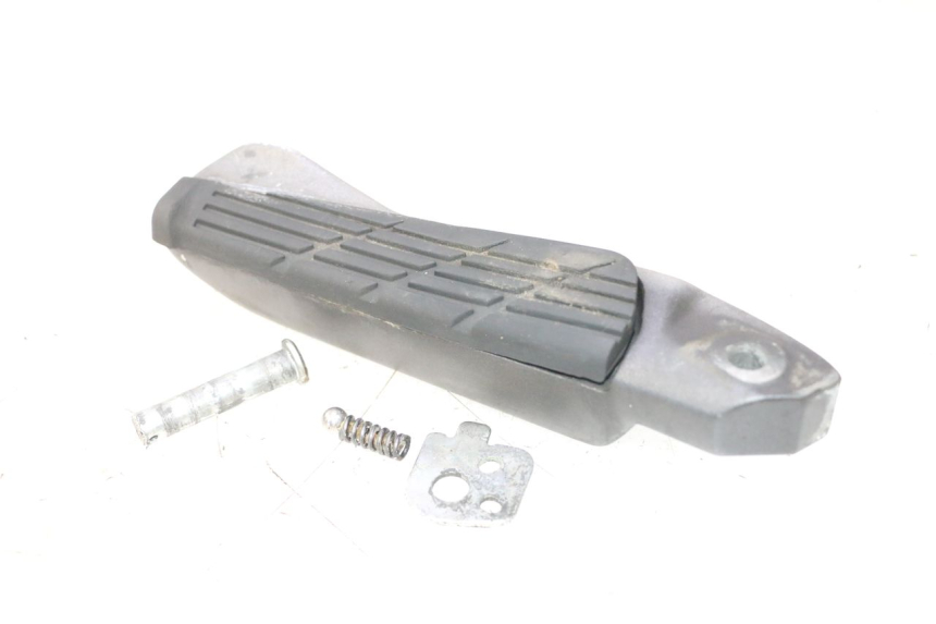 photo de CALE PIED ARRIERE GAUCHE HONDA FJS SILVER WING SILVERWING 400 (2005 - 2008) - Vue principale