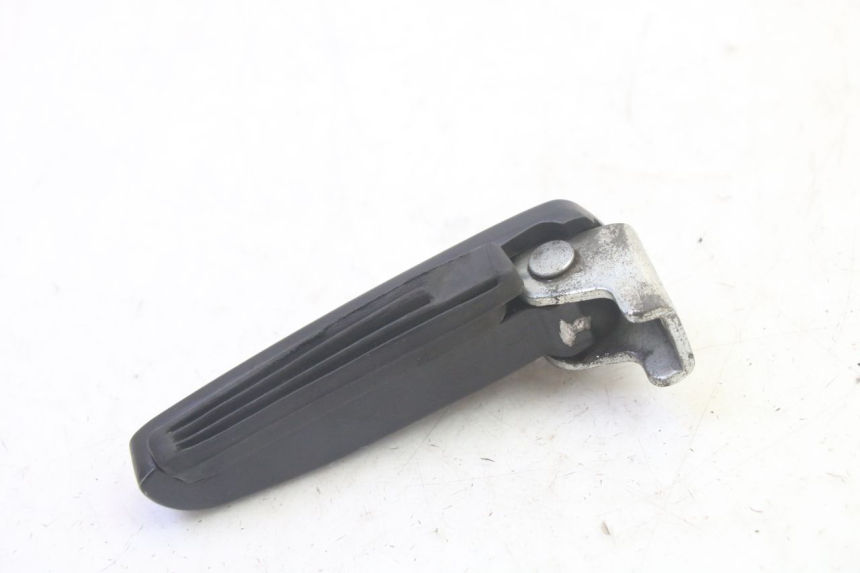 photo de CALE PIED ARRIERE GAUCHE PIAGGIO FLY 4T 50 (2013 - 2017) - Points de fixation