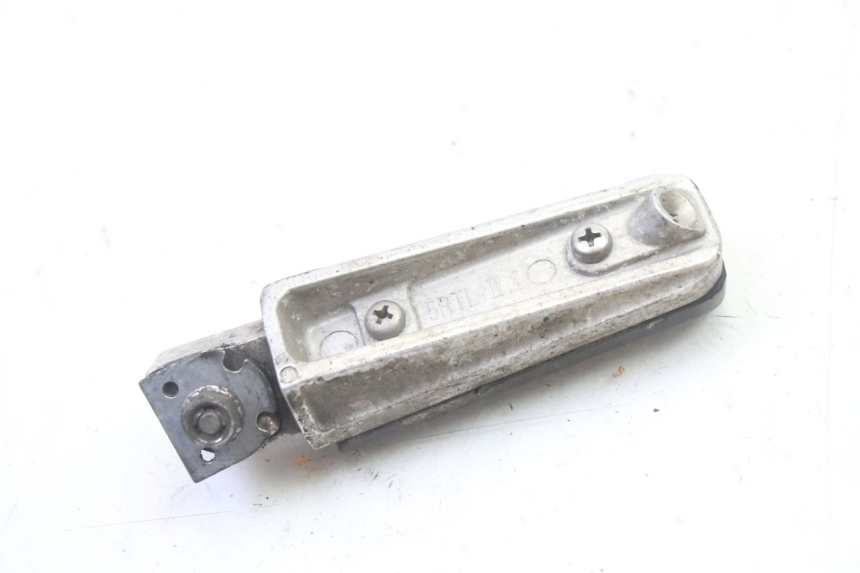 photo de CALE PIED ARRIERE GAUCHE YAMAHA FZ6 FAZER S2 600 (2007 - 2011) - Gros plan technique