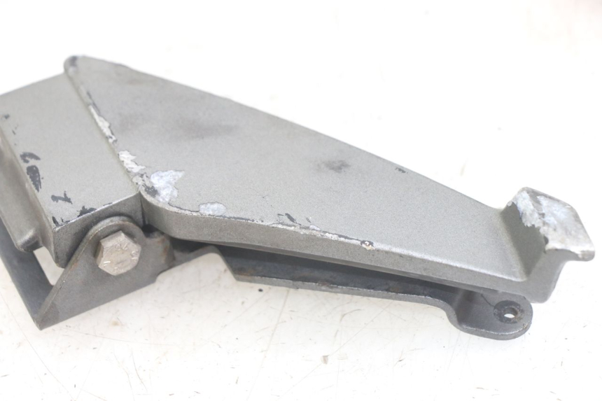 photo de CALE PIED ARRIERE GAUCHE PEUGEOT GEOPOLIS RS 125 (2007 - 2009) - Détail de la pièce