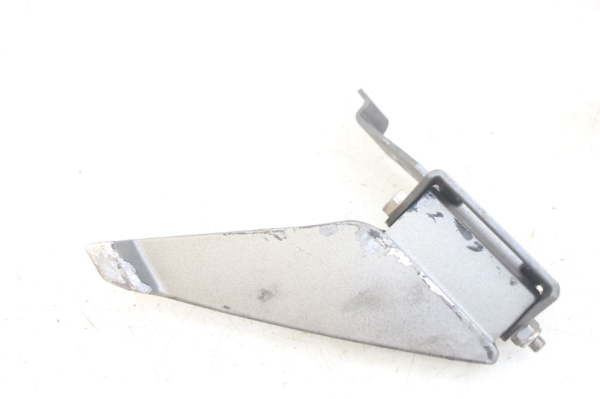 photo de CALE PIED ARRIERE GAUCHE PEUGEOT GEOPOLIS RS 125 (2007 - 2009) - Zoom état d’usage