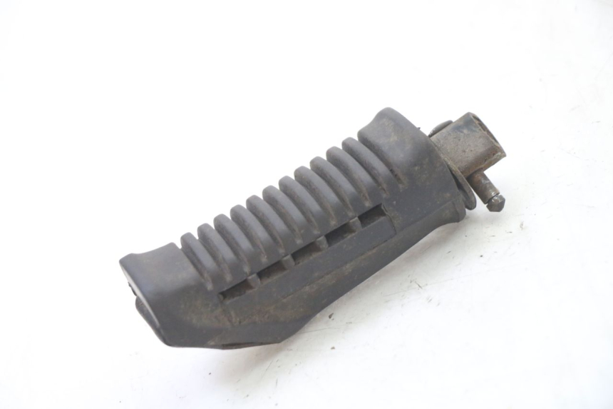 photo de CALE PIED ARRIERE GAUCHE SUZUKI GS GSE 500 (2001 - 2003) - Vue principale