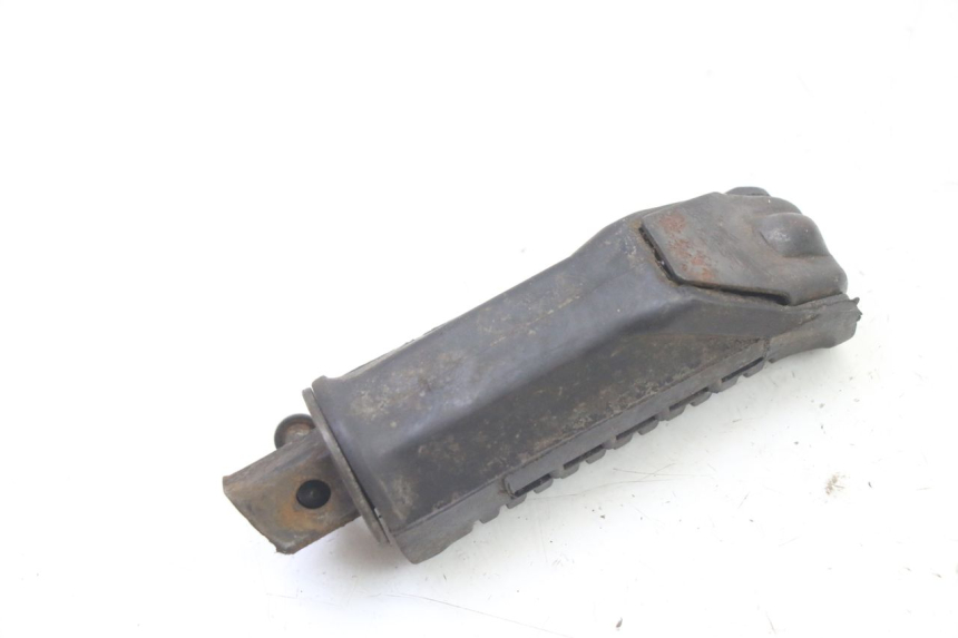 photo de CALE PIED ARRIERE GAUCHE SUZUKI GS GSE 500 (2001 - 2003) - Gros plan technique