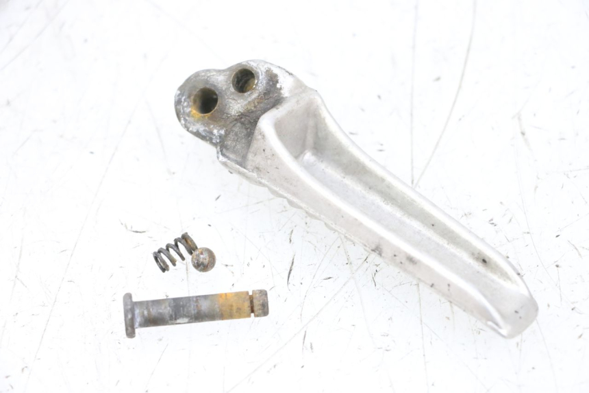 photo de CALE PIED ARRIERE GAUCHE SUZUKI GSXR GSX-R 1000 (2003 - 2004) - Zoom état d’usage