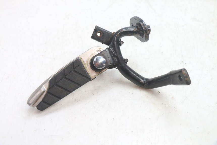 photo de CALE PIED ARRIERE GAUCHE SYM GTS EVO 125 (2009 - 2013) - Vue principale