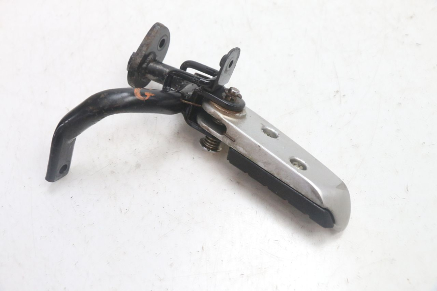 photo de CALE PIED ARRIERE GAUCHE SYM GTS EVO 125 (2009 - 2013) - Vue d’ensemble