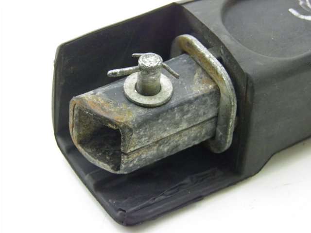 photo de CALE PIED ARRIERE GAUCHE HONDA FES S-WING SWING 125 (2007 - 2015) - Zoom état d’usage