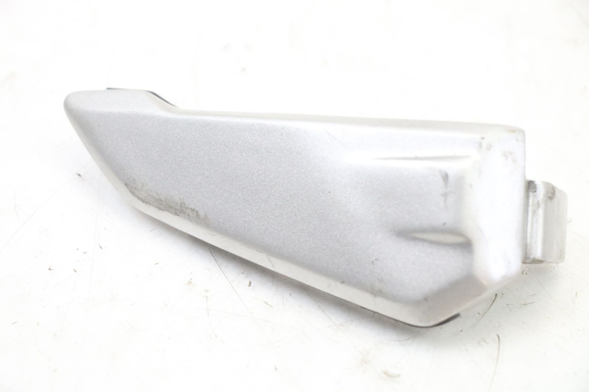 photo de CALE PIED ARRIERE GAUCHE HONDA SH i 300 (2015 - 2020) - Zoom état d’usage