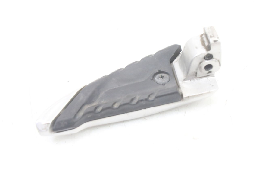 photo de CALE PIED ARRIERE GAUCHE HONDA SH i 300 (2015 - 2020) - Gros plan technique