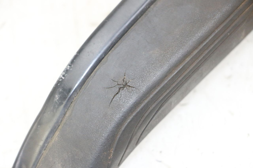 photo de CALE PIED ARRIERE GAUCHE PIAGGIO IE MP3 YOURBAN 300 (2011 - 2016) - Gros plan technique