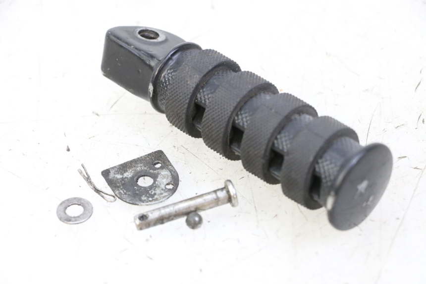 photo de CALE PIED ARRIERE GAUCHE KEEWAY K-LIGHT KLIGHT 125 (2018 - 2025) - Vue principale