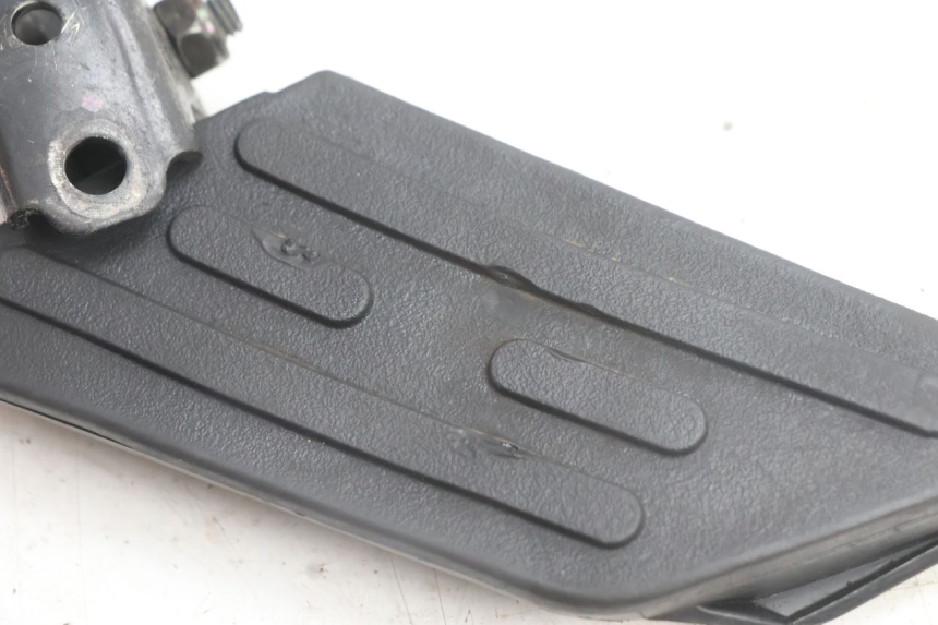 photo de CALE PIED ARRIERE GAUCHE PEUGEOT KISBEE 2T 50 (2010 - 2017) - Zoom état d’usage