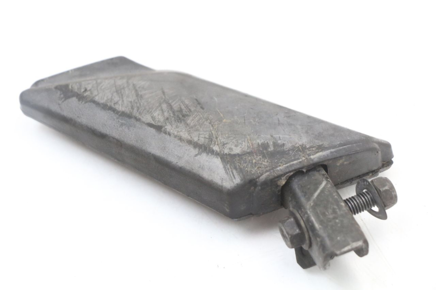 photo de CALE PIED ARRIERE GAUCHE PEUGEOT KISBEE 4T 50 (2018 - 2022) - Zoom état d’usage