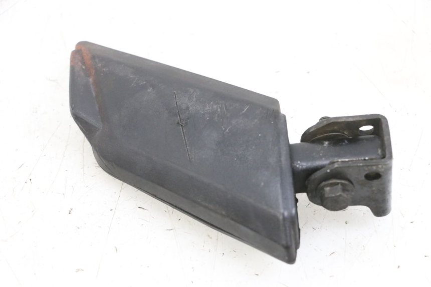 photo de CALE PIED ARRIERE GAUCHE PEUGEOT KISBEE 4T 50 (2010 - 2017) - Gros plan technique