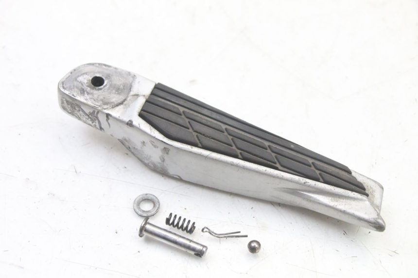 photo de CALE PIED ARRIERE GAUCHE KYMCO XCITING 500 (2007 - 2010) - Vue principale